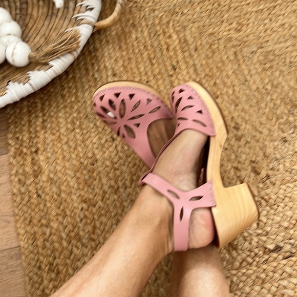 Anthropologie Swedish Hasbeens NWT Lacy Clog Sandal Pale Pink Best Classic 🌸❤️🌈 - Picture 12 of 13
